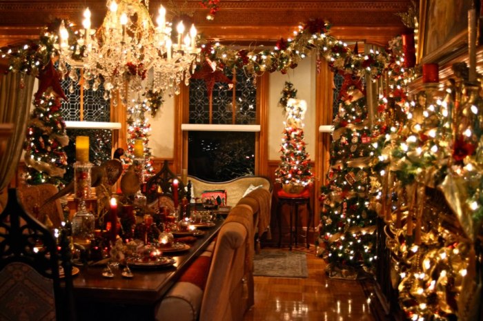 How to decorate mansion great room for christmas