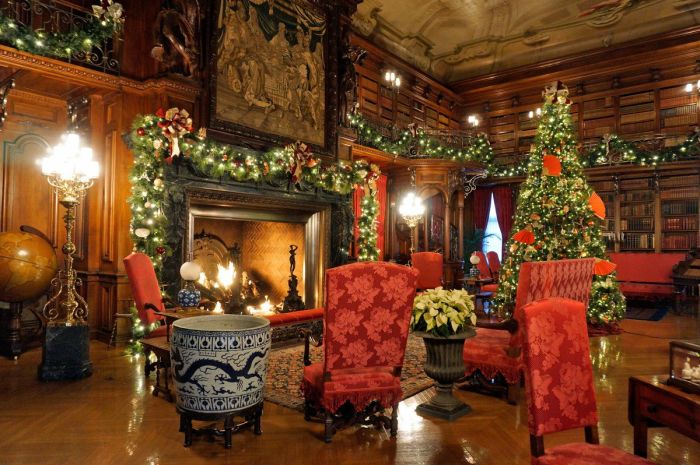 How to decorate mansion great room for christmas