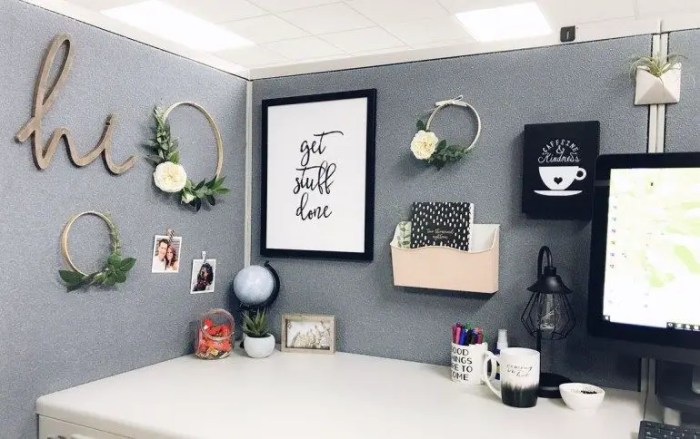 How to decorate office cubicle with themes